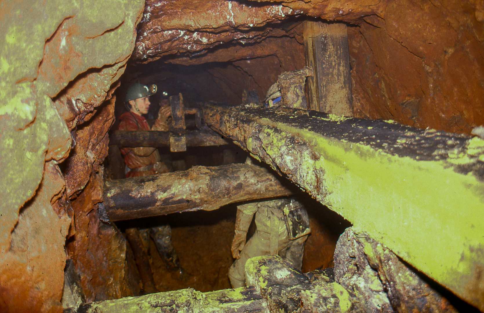 Underground flat rod Parc Mine March 1988